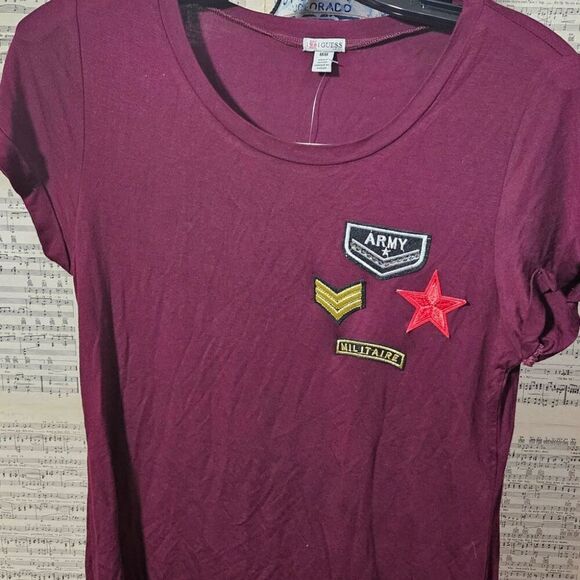Guess Tops - Guess T NWT